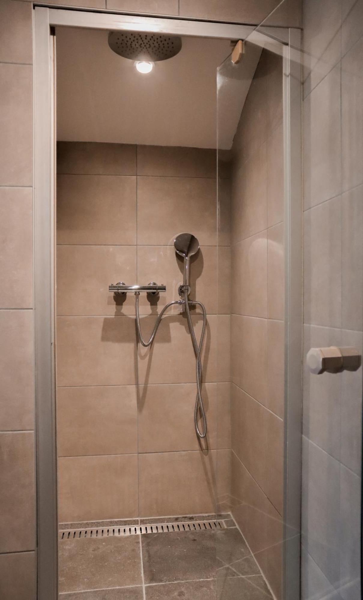 Schoonrewoerd B&B De Kalverschuur المظهر الخارجي الصورة