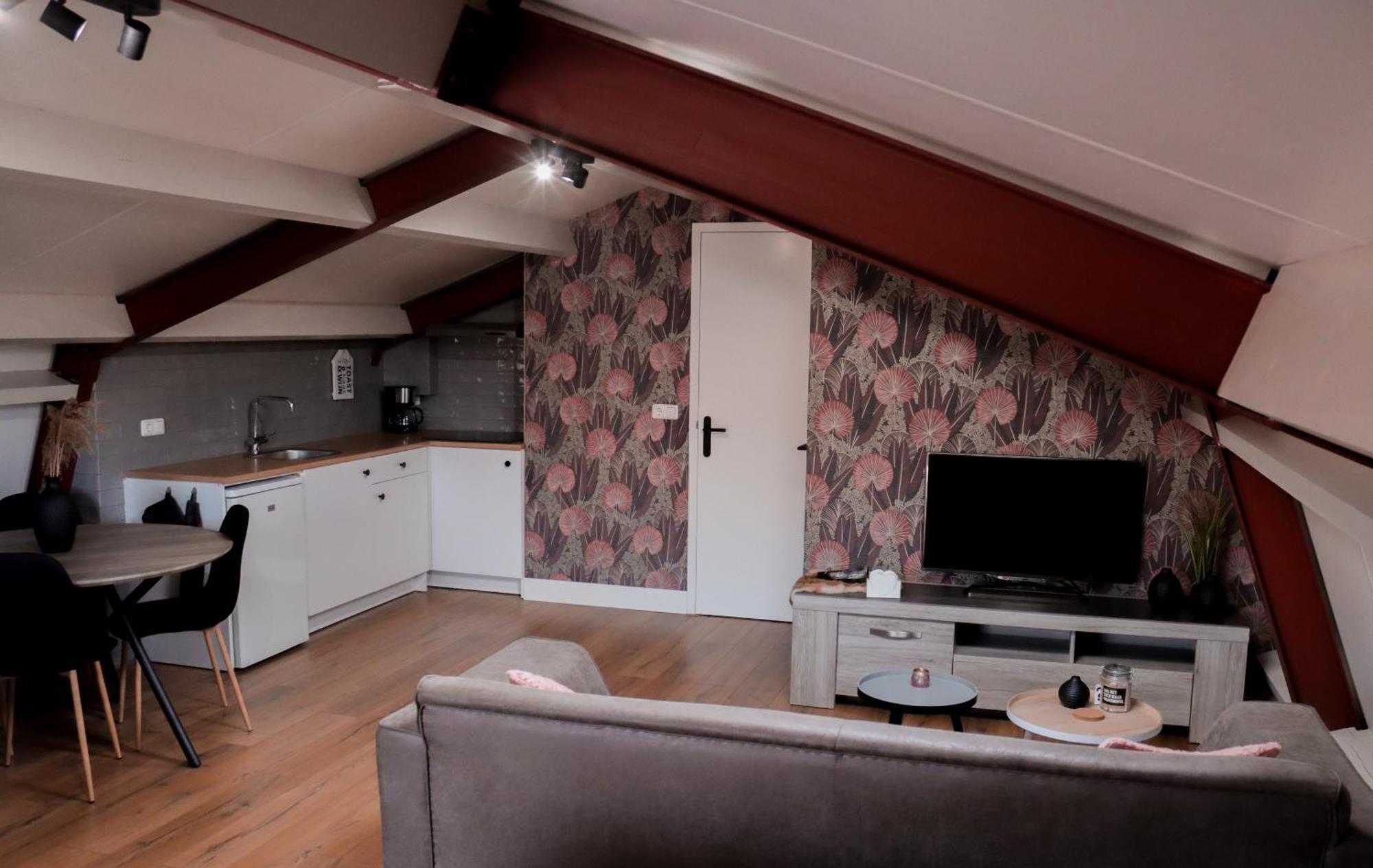 Schoonrewoerd B&B De Kalverschuur المظهر الخارجي الصورة