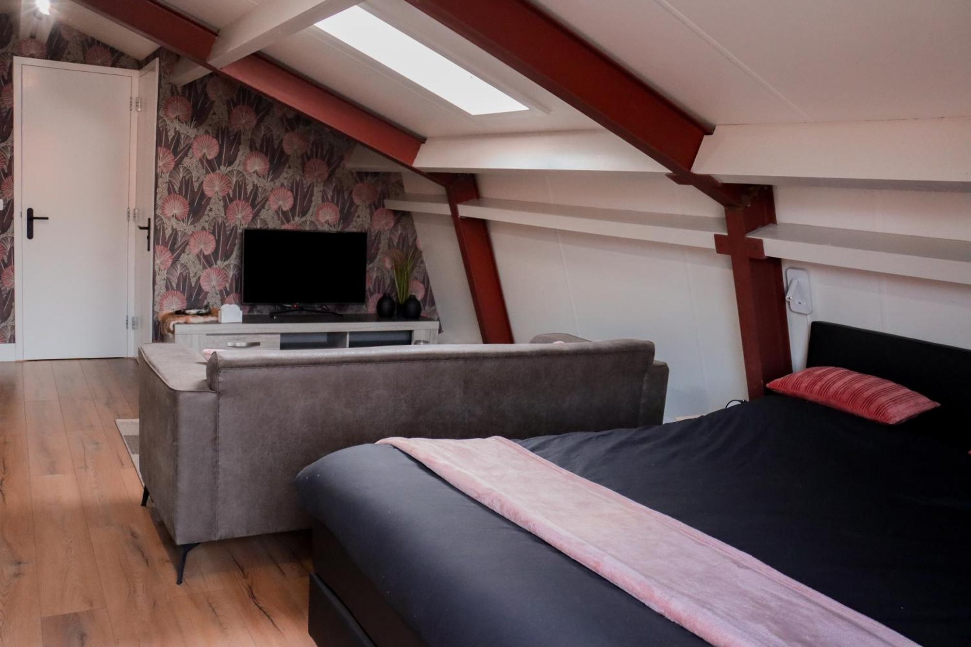 Schoonrewoerd B&B De Kalverschuur المظهر الخارجي الصورة