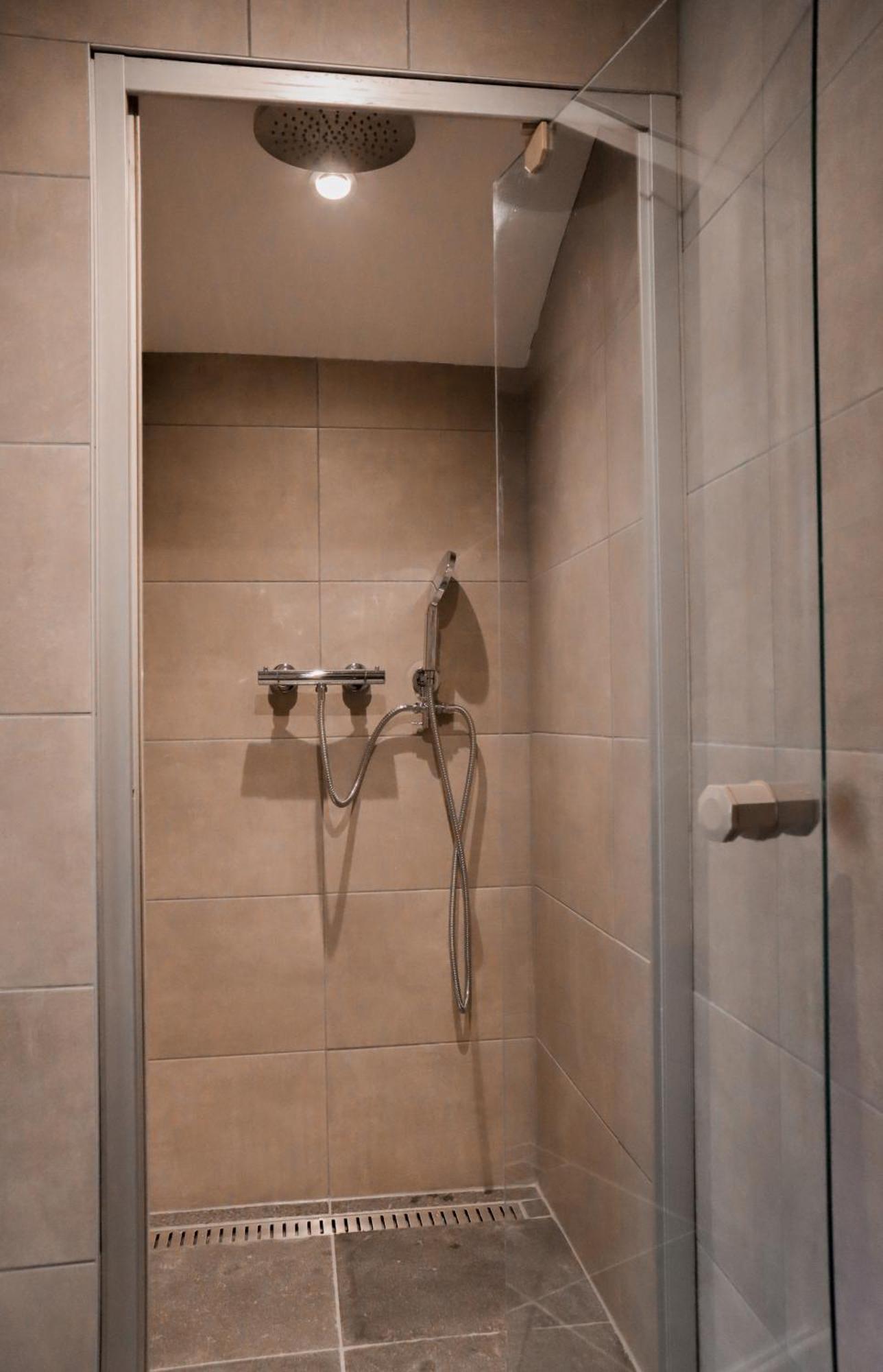 Schoonrewoerd B&B De Kalverschuur المظهر الخارجي الصورة